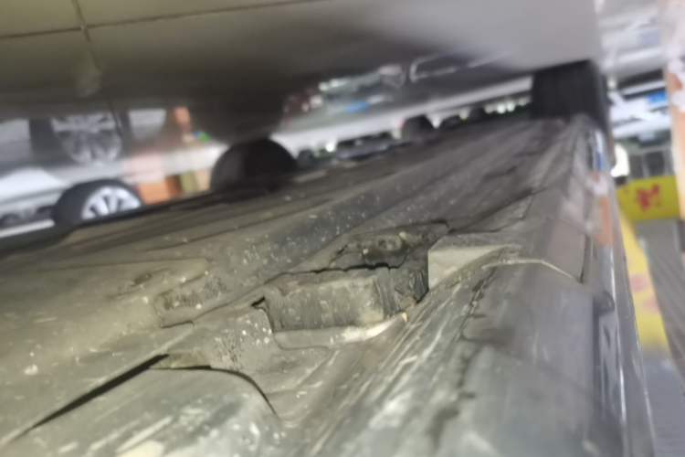 Used Mercedes-Benz C-Class 2015 C 200 Sport Edition 4MATIC Right Side Sill