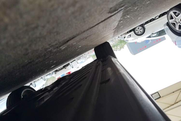 Used Mercedes-Benz C-Class 2015 C 300 L Sport Edition Right Side Sill