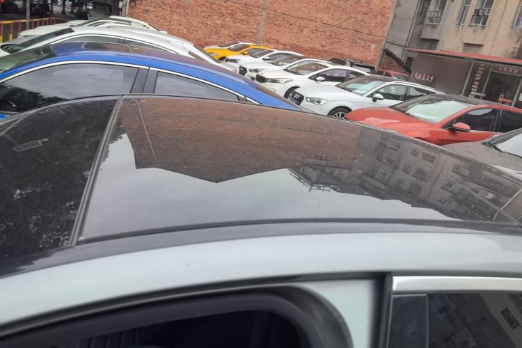 Used Mercedes-Benz C-Class 2015 Facelift C 200 L Roof