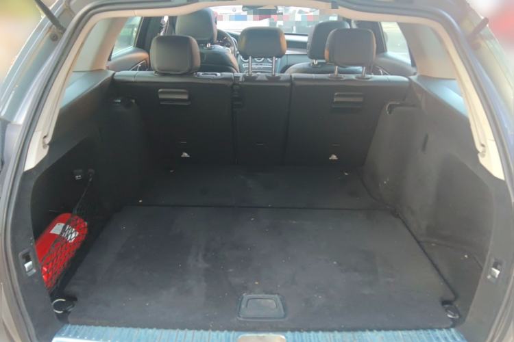 Used Mercedes-Benz C-Class 2015 C 200 station wagon Trunk