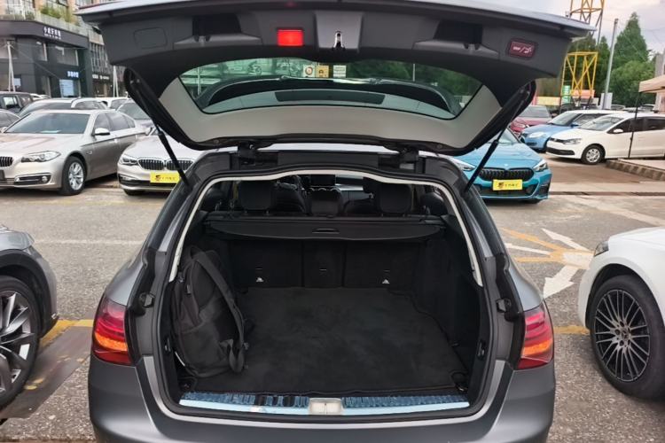 Used Mercedes-Benz C-Class 2015 C 200 station wagon Trunk