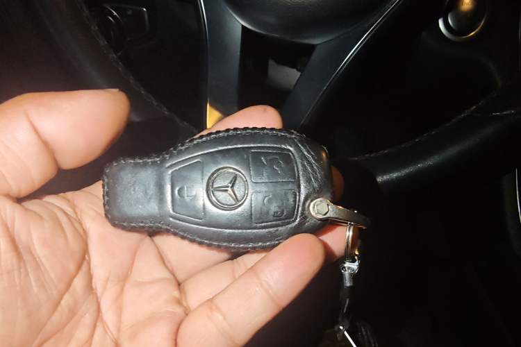 Used Mercedes-Benz C-Class 2015 C 200 station wagon Vehicle Key