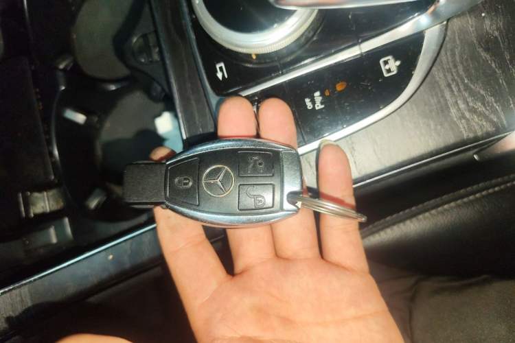 Used Mercedes-Benz C-Class 2015 C 200 L Sport Edition Vehicle Key