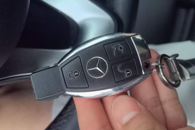 Used Mercedes-Benz C-Class 2015 Facelift C 200 L Vehicle Key
