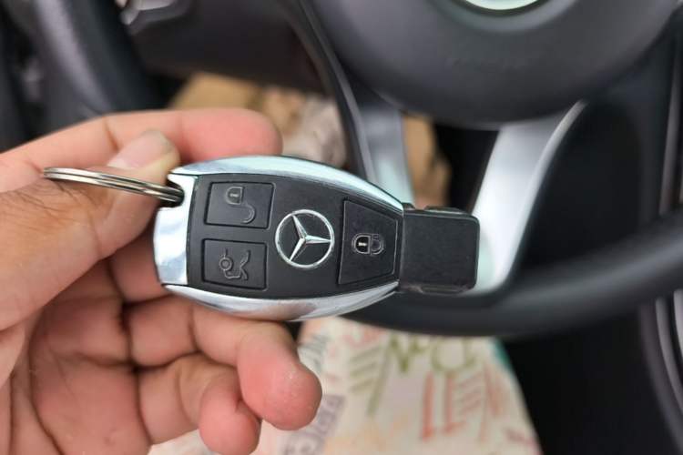 Used Mercedes-Benz C-Class 2015 C 200 station wagon Vehicle Key