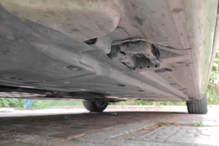 Used Mercedes-Benz C-Class 2015 Revised C 200 L Sport Edition Chassis Front Left