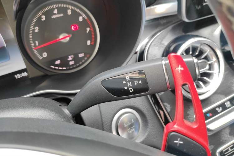 Used Mercedes-Benz C-Class 2015 Revised C 200 L Sport Edition Gear Lever