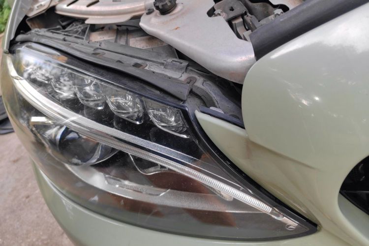 Used Mercedes-Benz C-Class 2015 Revised C 200 L Sport Edition Right Front Headlight