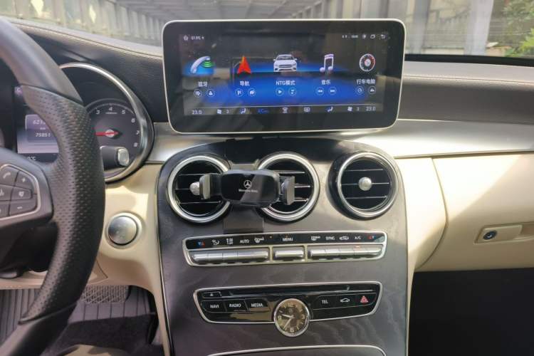Used Mercedes-Benz C-Class 2015 C 200 L Sport Edition Audio And AC Panel