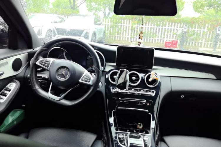 Used Mercedes-Benz C-Class 2015 C 200 Sport Edition 4MATIC Center Console