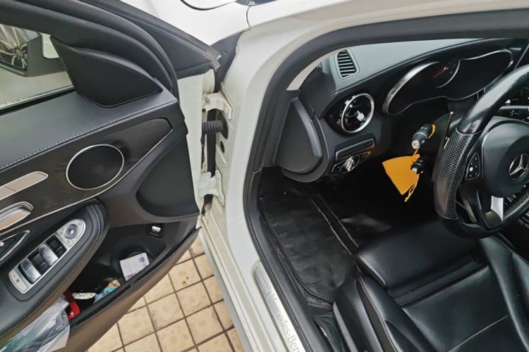 Used Mercedes-Benz C-Class 2015 Revised C 200 L Sport Edition Driver Seat