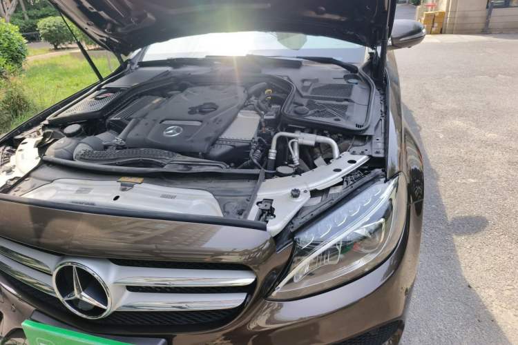 Used Mercedes-Benz C-Class 2015 C 200 L Sport Edition Engine Bay Left