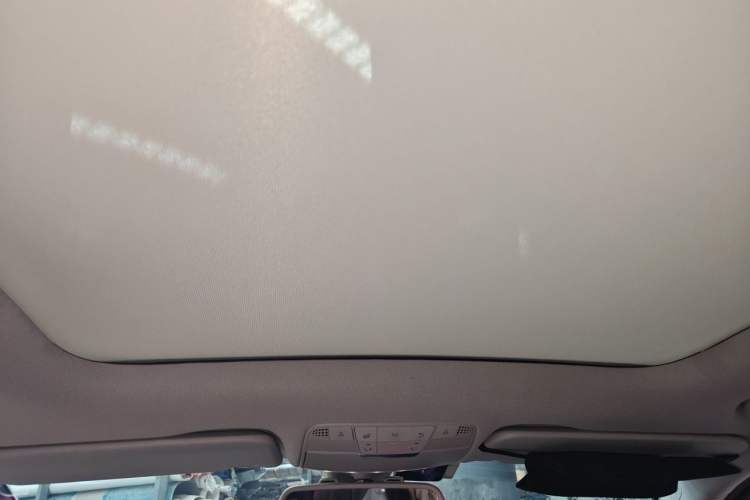 Used Mercedes-Benz C-Class 2015 C 200 L Sport Edition Headliner