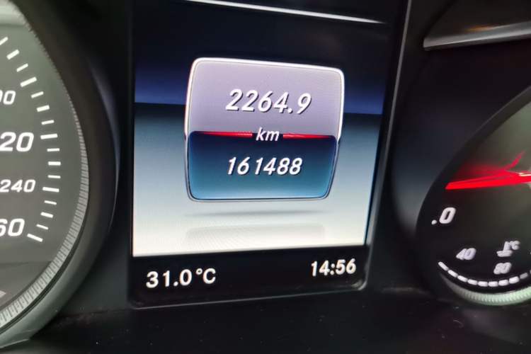 Used Mercedes-Benz C-Class 2015 C 200 Sport Edition 4MATIC Odometer Close Up