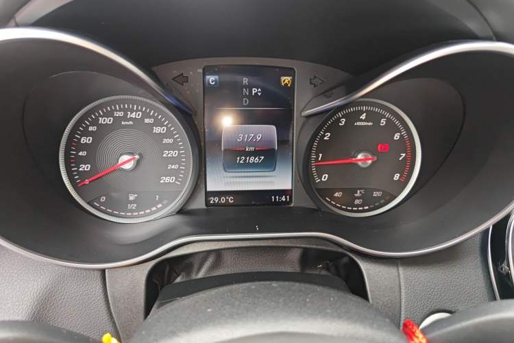 Used Mercedes-Benz C-Class 2015 Revised C 200 L Sport Edition Odometer Close Up