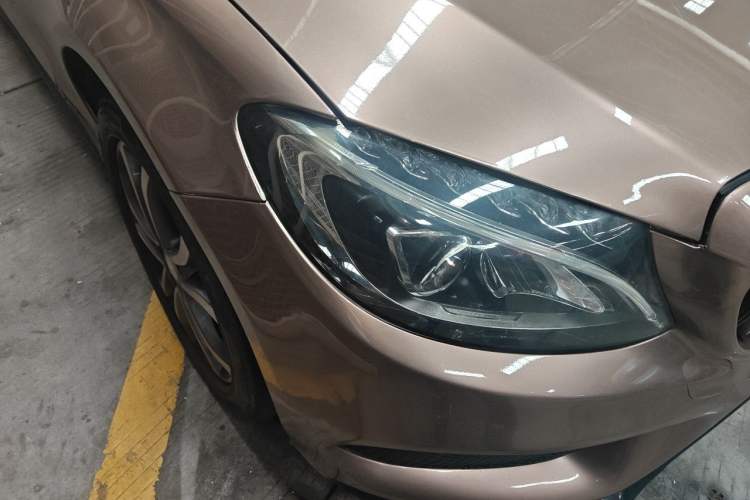 Used Mercedes-Benz C-Class 2015 C 200 L Sport Edition Right Front Headlight