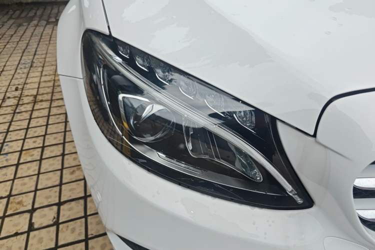 Used Mercedes-Benz C-Class 2015 Revised C 200 L Sport Edition Right Front Headlight