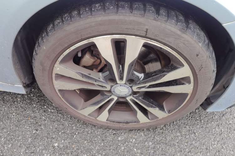 Used Mercedes-Benz C-Class 2015 C 200 Sport Edition 4MATIC Right Front Wheel Hub