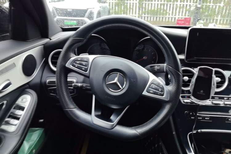 Used Mercedes-Benz C-Class 2015 C 200 Sport Edition 4MATIC Steering Wheel