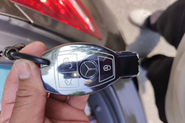 Used Mercedes-Benz C-Class 2015 C 200 L Sport Edition Vehicle Key