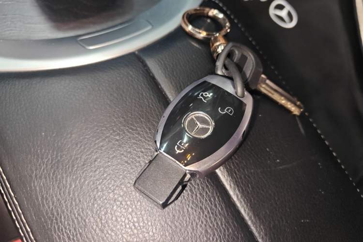Used Mercedes-Benz C-Class 2015 C 200 L Sport Edition Vehicle Key