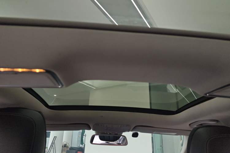 Used Mercedes-Benz C-Class 2015 C 200 L 4MATIC Sport Edition Headliner