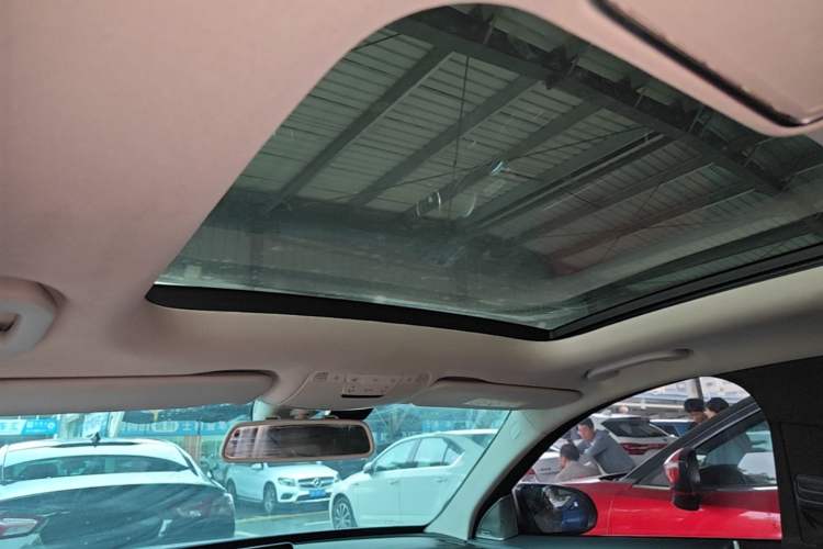 Used Mercedes-Benz C-Class 2015 C 200 L Sport Edition Headliner