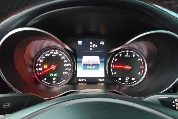 Used Mercedes-Benz C-Class 2015 C 200 L Sport Edition Instrument Cluster