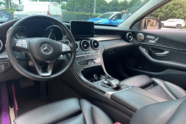 Used Mercedes-Benz C-Class 2015 C 200 L Sport Edition Interior 6