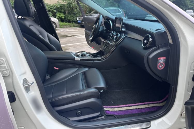 Used Mercedes-Benz C-Class 2015 C 200 L Sport Edition Interior 8