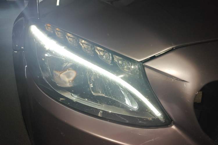 Used Mercedes-Benz C-Class 2015 Revised C 200 L Sport Edition Right Front Headlight