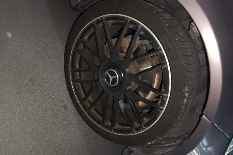 Used Mercedes-Benz C-Class 2015 Revised C 200 L Sport Edition Right Front Wheel Hub