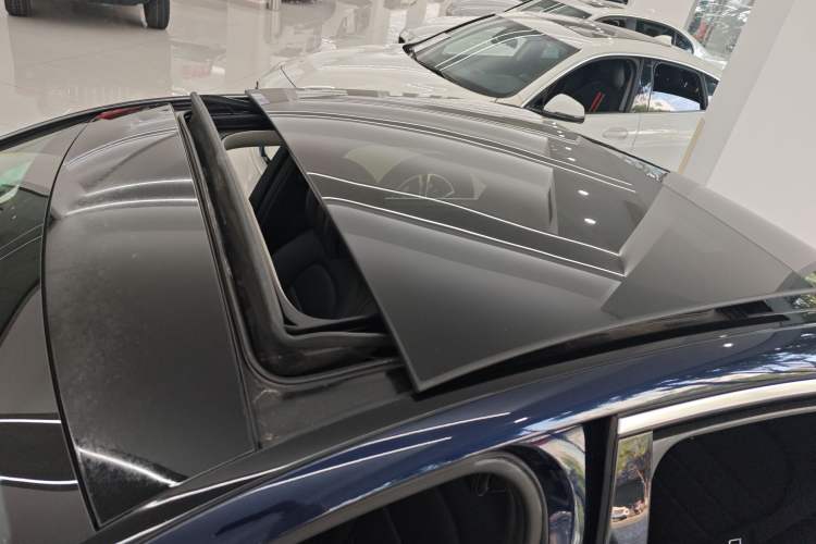 Used Mercedes-Benz C-Class 2015 C 200 L 4MATIC Sport Edition Roof