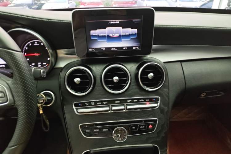 Used Mercedes-Benz C-Class 2015 C 200 L Sport Edition Audio And AC Panel