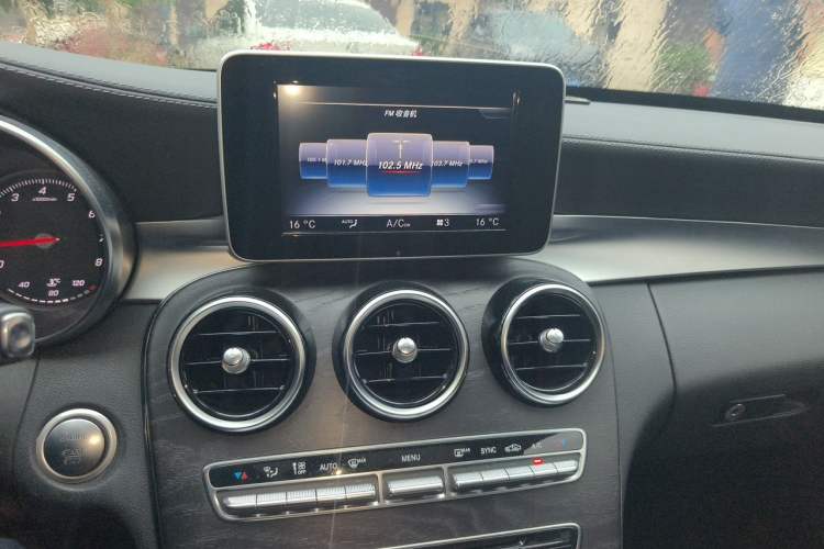 Used Mercedes-Benz C-Class 2015 C 200 L Sport Edition Audio And AC Panel