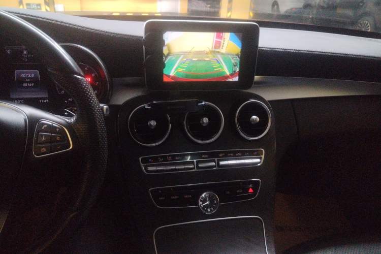 Used Mercedes-Benz C-Class 2015 Revised C 200 L Sport Edition Audio And AC Panel