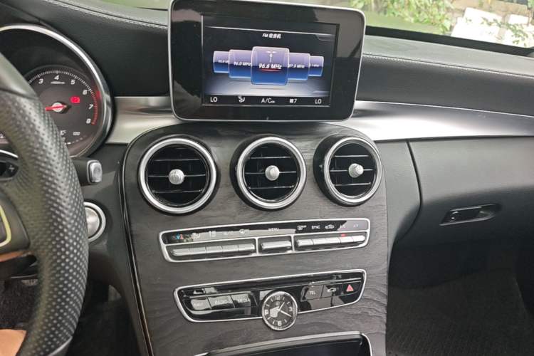 Used Mercedes-Benz C-Class 2015 Revised C 200 L Sport Edition Audio And AC Panel