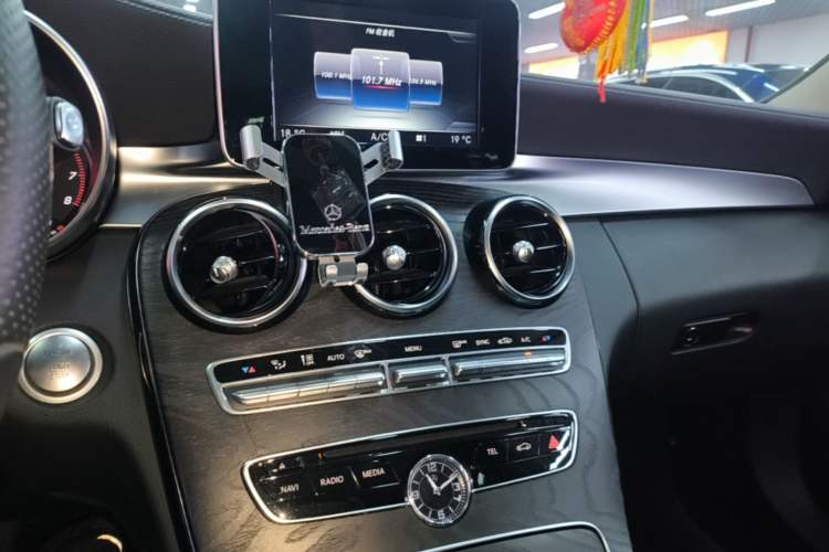 Used Mercedes-Benz C-Class 2015 Revised C 200 L Sport Edition Audio And AC Panel