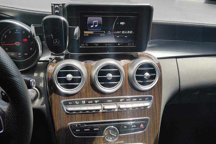 Used Mercedes-Benz C-Class 2015 Facelift C 200 L Audio And AC Panel