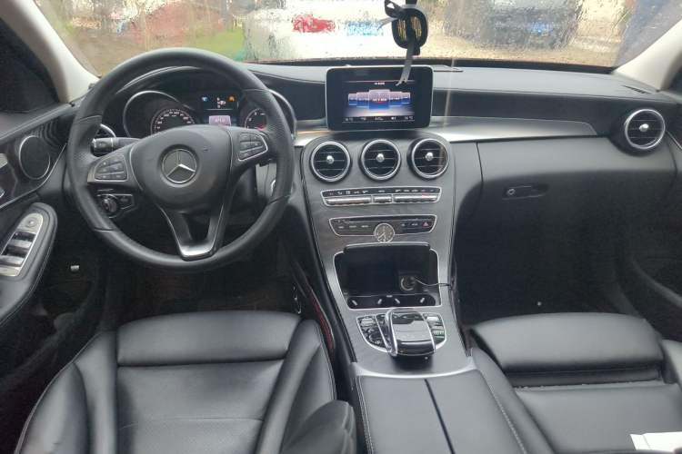 Used Mercedes-Benz C-Class 2015 C 200 L Sport Edition Center Console