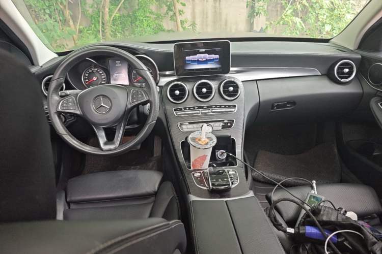 Used Mercedes-Benz C-Class 2015 Revised C 200 L Sport Edition Center Console