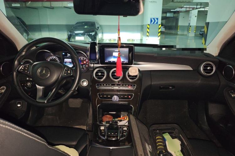 Used Mercedes-Benz C-Class 2015 C 180 L Center Console