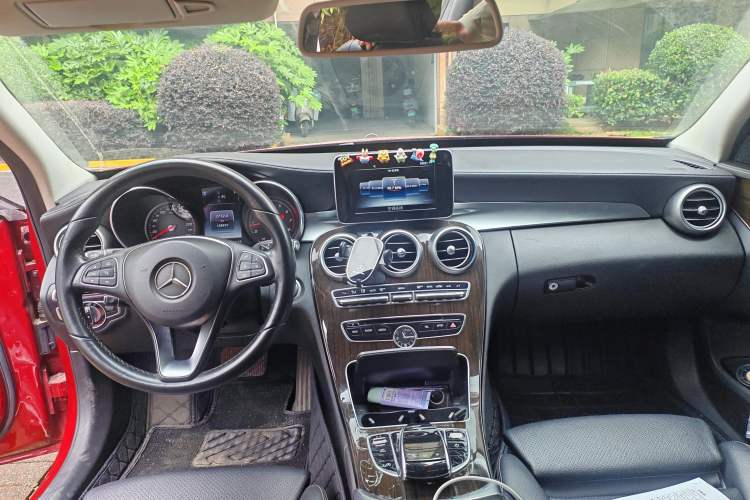 Used Mercedes-Benz C-Class 2015 Facelift C 180 L Center Console