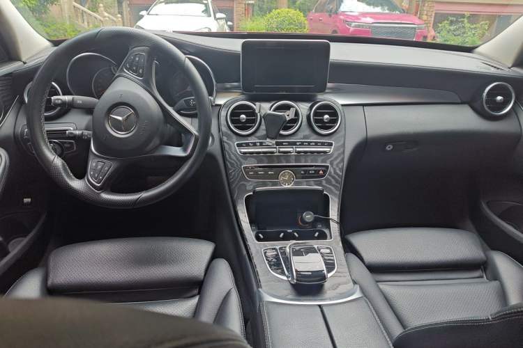Used Mercedes-Benz C-Class 2015 Revised C 200 L Sport Edition Center Console