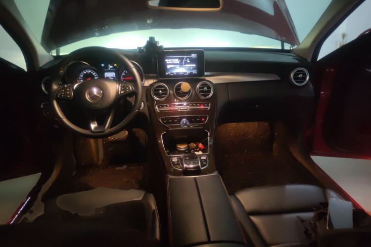 Used Mercedes-Benz C-Class 2015 C 200 L Center Console