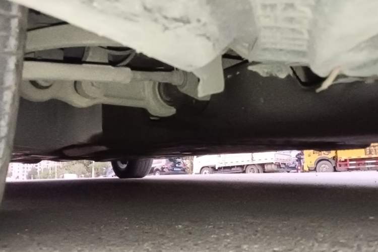 Used Mercedes-Benz C-Class 2015 C 200 L Sport Edition Chassis Front Right