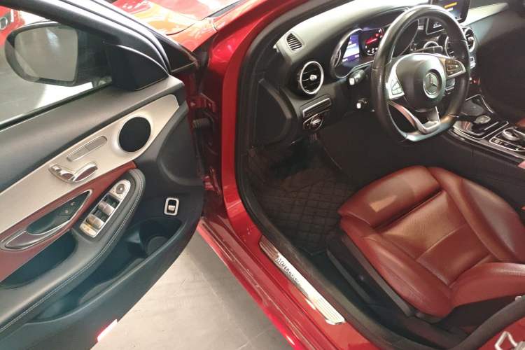 Used Mercedes-Benz C-Class 2015 C 200 Sport Edition 4MATIC Driver Seat
