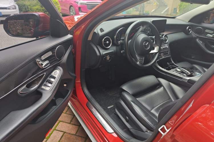 Used Mercedes-Benz C-Class 2015 Revised C 200 L Sport Edition Driver Seat