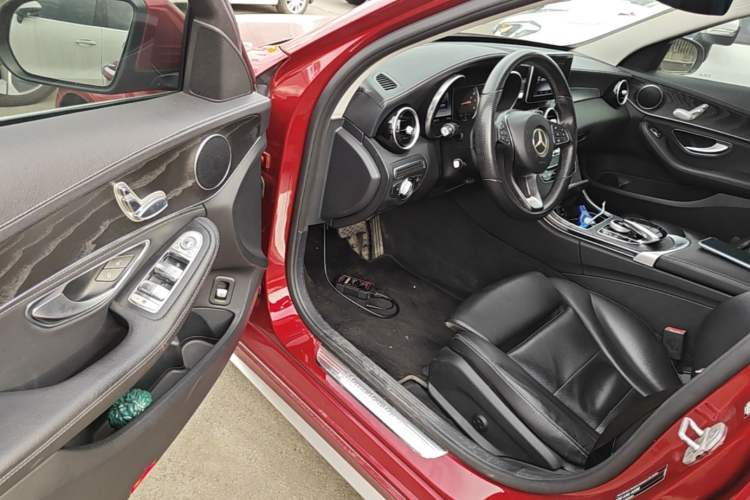Used Mercedes-Benz C-Class 2015 Restyled C 180 L Sport Edition Driver Seat