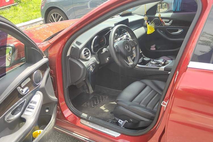 Used Mercedes-Benz C-Class 2015 Facelift C 200 L Driver Seat